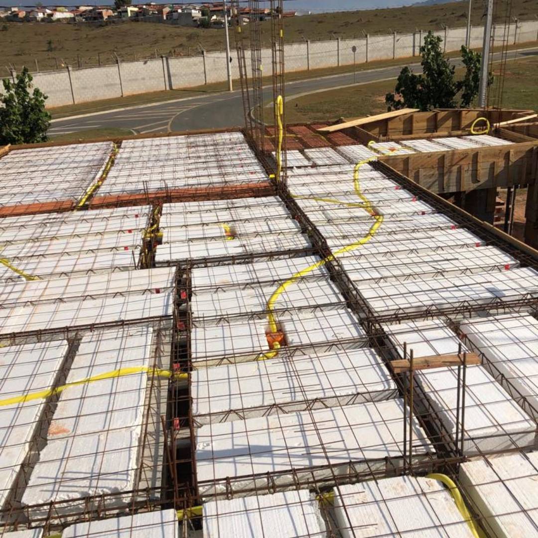 Laje treliçada pré-moldada produzida pela Vale Lajes em Taubaté SP para obras residenciais e comerciais