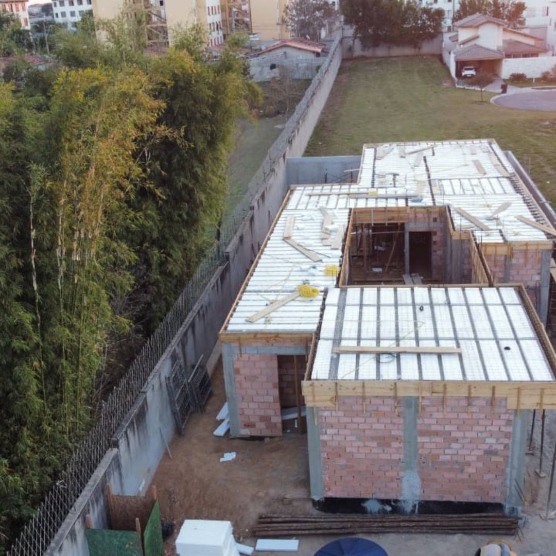 Laje treliçada pré-moldada produzida pela Vale Lajes em Taubaté SP para obras residenciais e comerciais