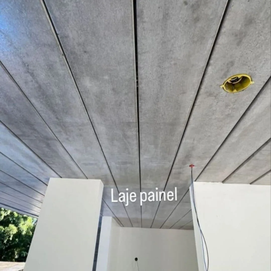 Painel treliçado pré-moldado da Vale Lajes aplicado em obra em Taubaté SP