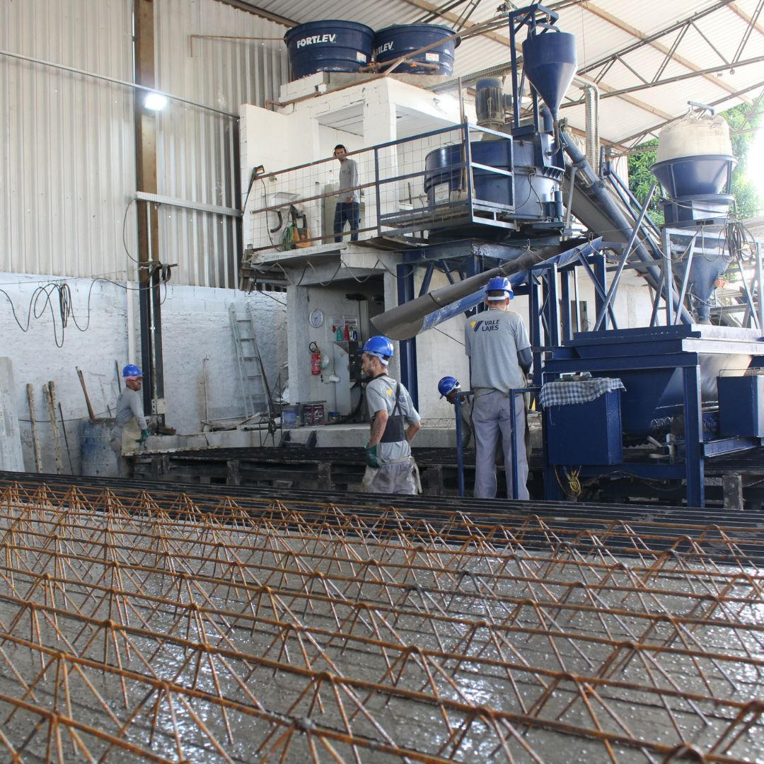 Laje treliçada pré-moldada produzida pela Vale Lajes em Taubaté SP para obras residenciais e comerciais.
