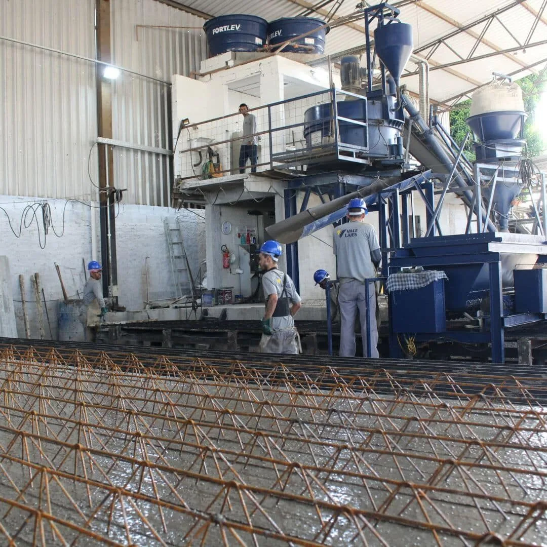 Laje treliçada pré-moldada produzida pela Vale Lajes em Taubaté SP para obras residenciais e comerciais.